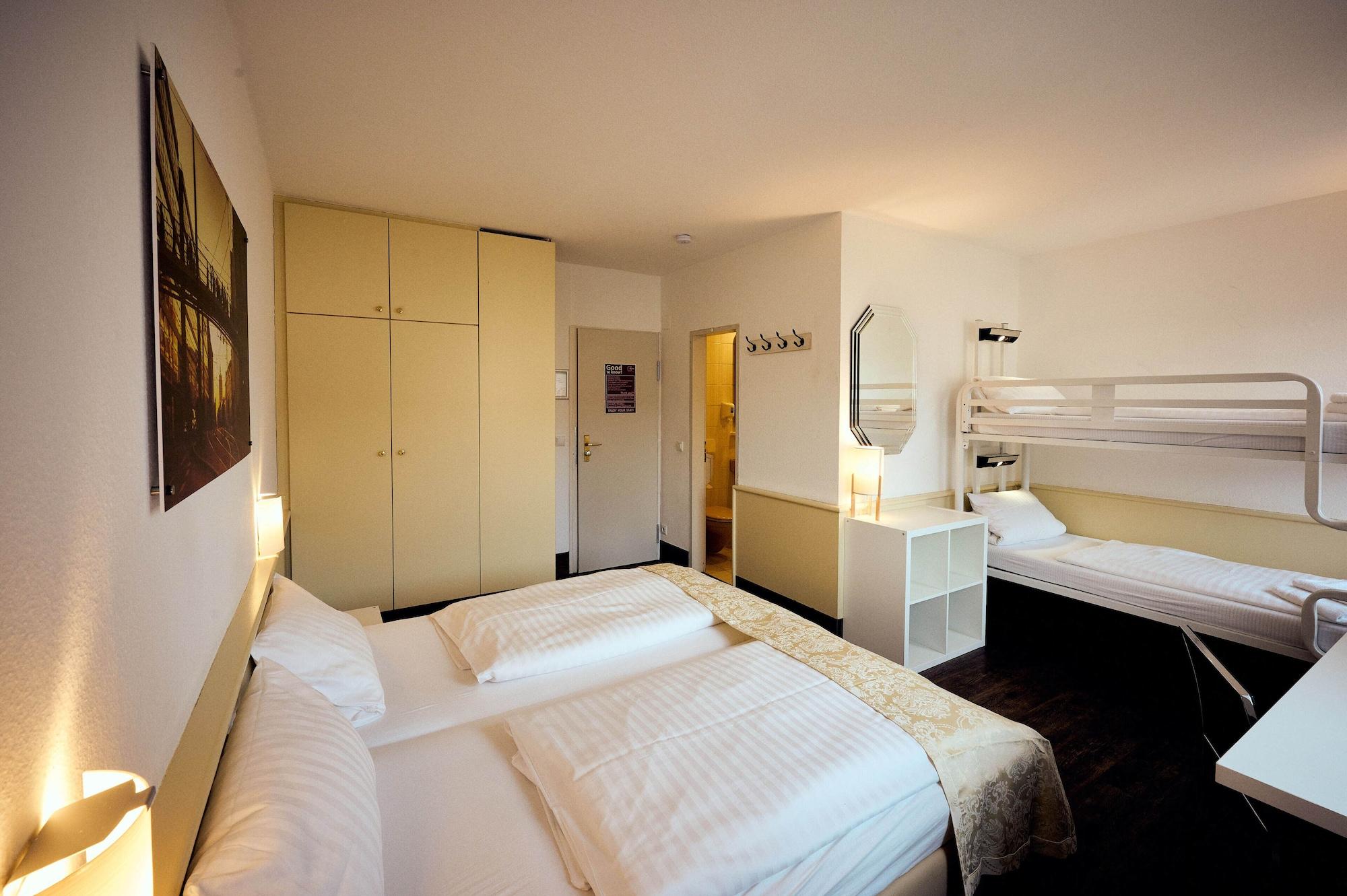 Hostal The 4you Hostel&hotel *